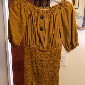 Mini dress, off the shoulder